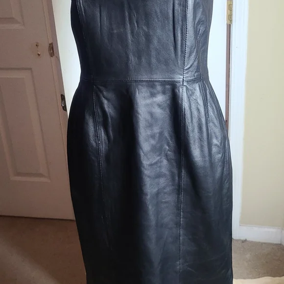 Apart Leather Dress 👗 😍 - Picture 3 of 6